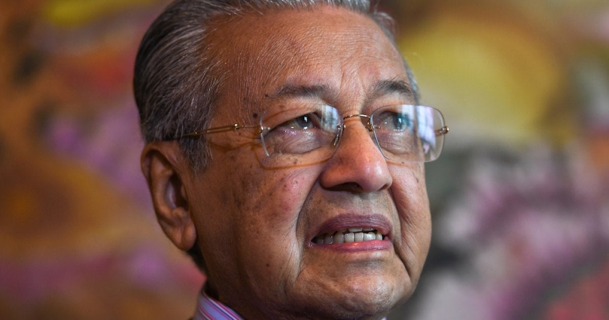 "I Should Be Dead Now, It's Exhausting," Tun M Jokes About Being PM At 93yo - WORLD OF BUZZ 2
