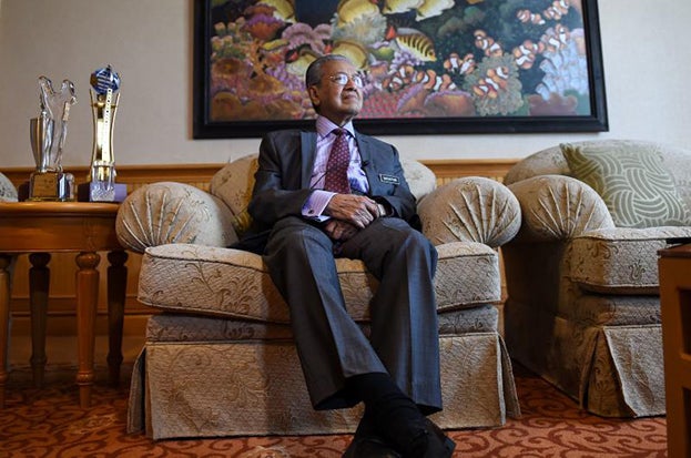 "I Should Be Dead Now, It's Exhausting," Tun M Jokes About Being PM At 93yo - WORLD OF BUZZ 3