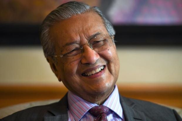 "I Should Be Dead Now, It's Exhausting," Tun M Jokes About Being PM At 93yo - WORLD OF BUZZ