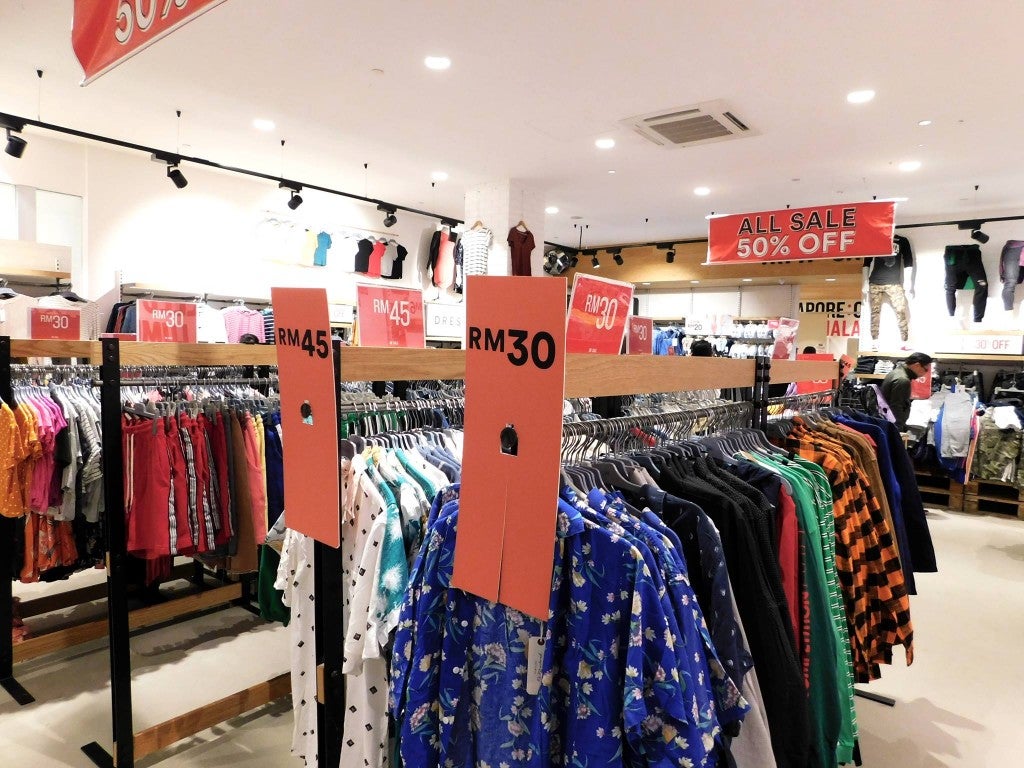 Mitsui Outlet Park Is Having Massive Sales Of Up To 90% Off This Christmas! - World Of Buzz 21