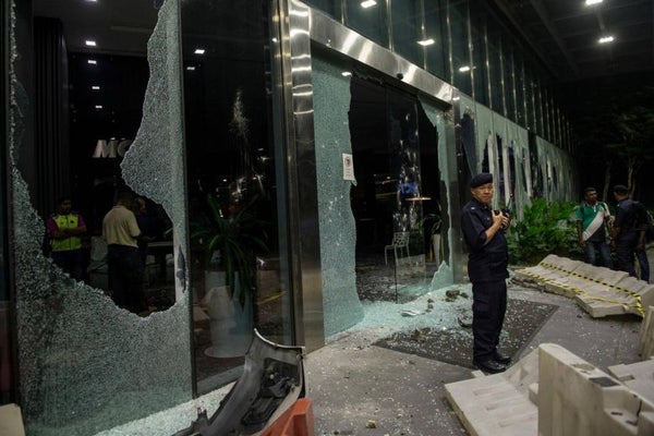 One City Mall Vandalised A Day After Group Attacked Seafield Temple, Fireman Critically Injured - World Of Buzz