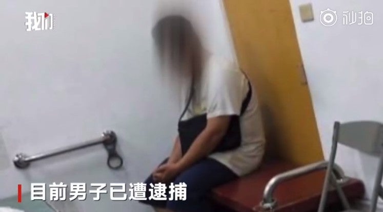 Pervert Lies to Woman in Lift About Spider On Head As Excuse to Sniff and Taste Her Hair - WORLD OF BUZZ 3