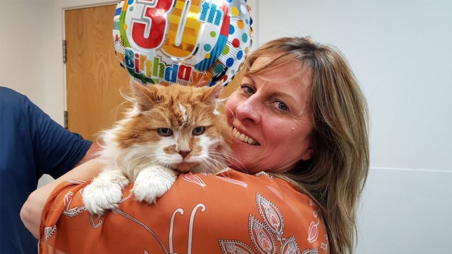 Rubble The Cat Celebrates 30th Birthday With Owner Since 1988 - WORLD OF BUZZ 1