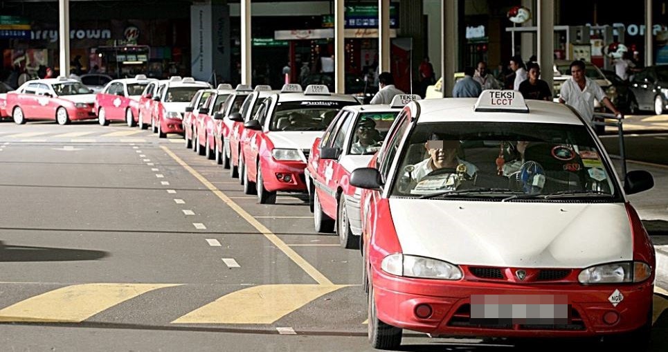 Taxi Driver Goes Berserk, Stalls Traffic For Rm3.70 - World Of Buzz 5