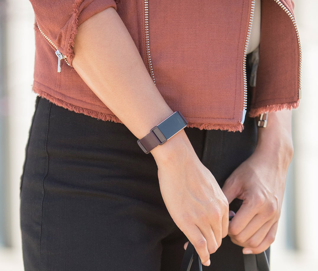 7 Things You Need to Know About This New Fitness Tracker That'll Help You Be Healthier - WORLD OF BUZZ 15