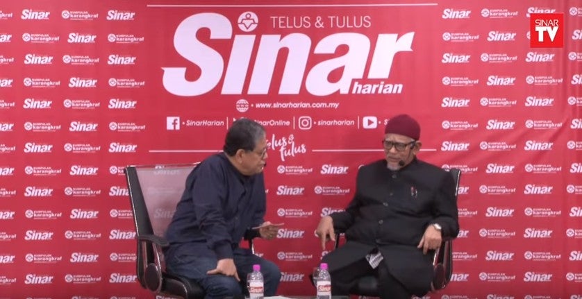 Hadi: Barisan Nasional Lost GE14 Because of "Politically Immature" Voters - WORLD OF BUZZ