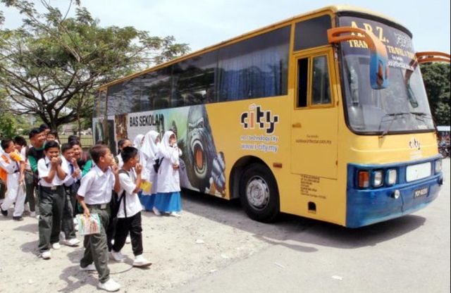 Loke: Private Drivers Sending Children To School Will Have To Register in 2019 - WORLD OF BUZZ 2