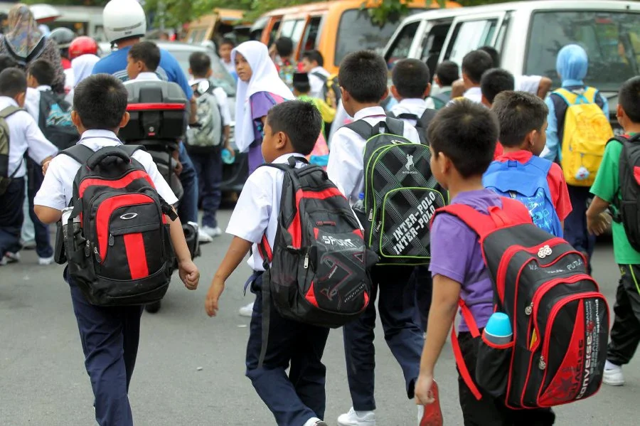 Loke: Private Drivers Sending Children To School Will Have To Register In 2019 - World Of Buzz