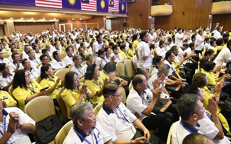 Mca Votes For Barisan Nasional To Be Dissolved &Amp; Wants To Form A New Coalition - World Of Buzz 1
