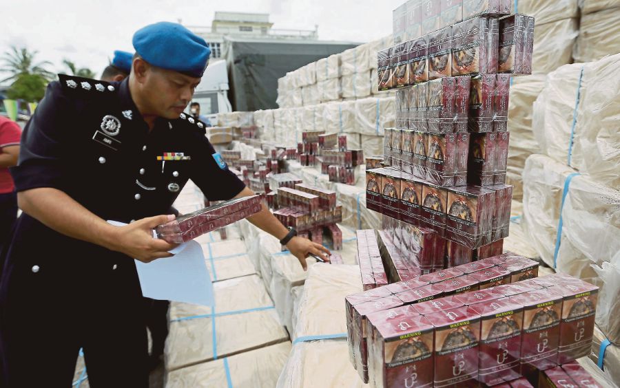 M’sian Government Loses RM5 Billion Every Year Due to Contraband Cigarettes - WORLD OF BUZZ 1