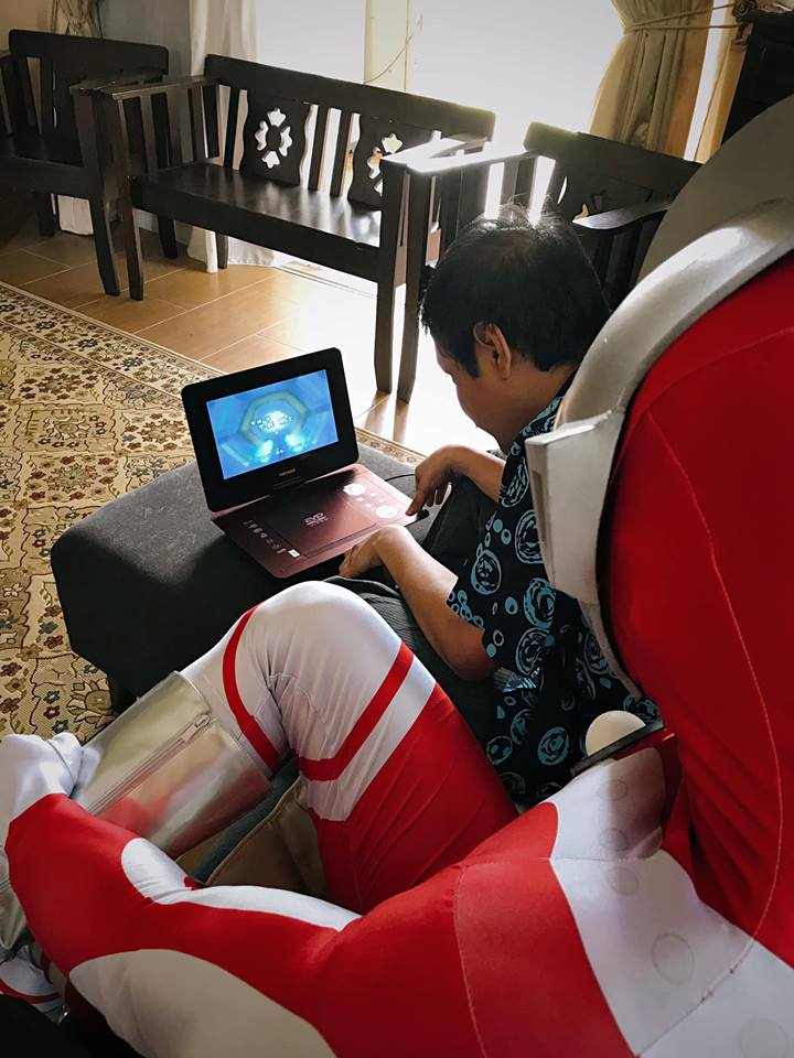M'sian Heartwarmingly Gets Ultraman to Visit Brother with Disabilities, Totally Makes His Day - WORLD OF BUZZ 4
