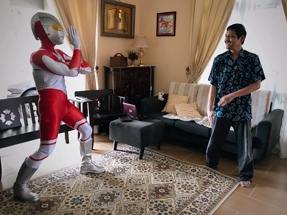 M'sian Heartwarmingly Gets Ultraman to Visit Brother with Disabilities, Totally Makes His Day - WORLD OF BUZZ 5