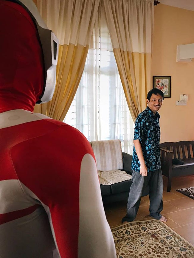 M'sian Heartwarmingly Gets Ultraman To Visit Brother With Disabilities, Totally Makes His Day - World Of Buzz 8