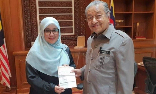 Selangor DAP Man Reminds Tun M: Don't Be A Rubbish Collector And Accept 'Frogs' From Umno - WORLD OF BUZZ 3