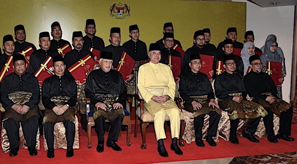 Sultan Nazrin: Malays Are Obsessed With Blaming Each Other - WORLD OF BUZZ 3
