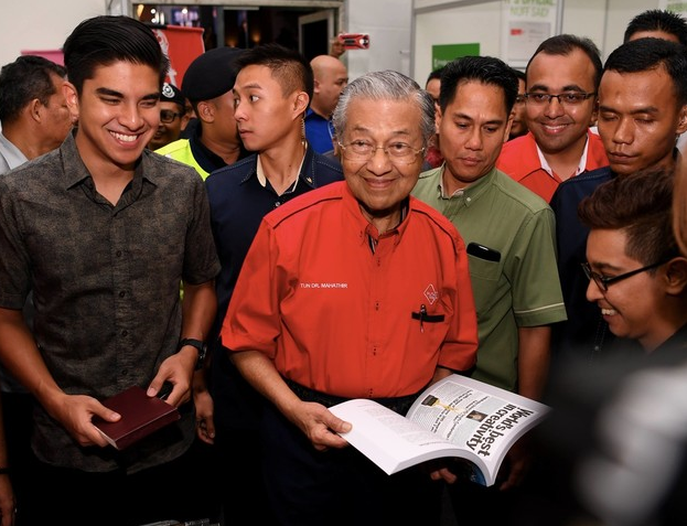 Tun M Defends Move Not To Ratify Icerd To Help The Malays - World Of Buzz 2