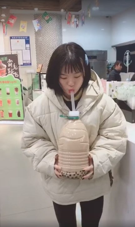Viral Video Showing &Quot;Most Extra Way Of Drinking Bubble Tea&Quot; Has Got Netizens Amused - World Of Buzz