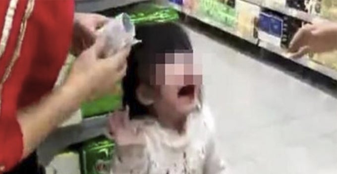 10Yo Girl Accused Of Stealing Colouring Book, Gets Slapped Until Her Tooth Fell Out - World Of Buzz