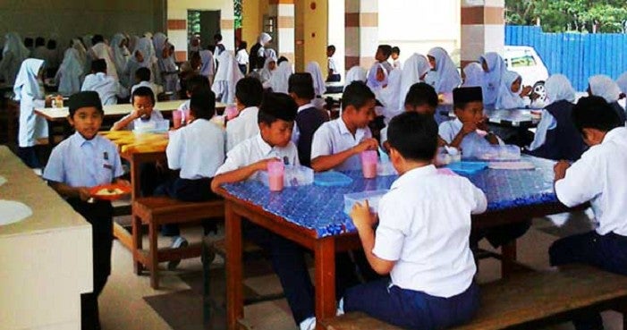 17 Students in Ipoh Suffer Food Poisoning After Eating Fried Rice From School Canteen - WORLD OF BUZZ