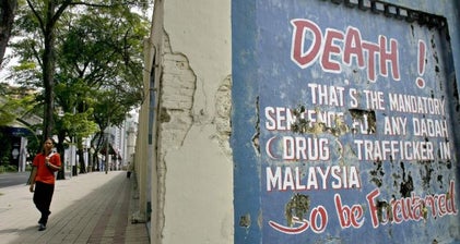 A Carton Of Cigarettes Is Much More Harmful Than 200G Of Marijuana, Forum Calls For Change In Malaysian Laws - World Of Buzz 2