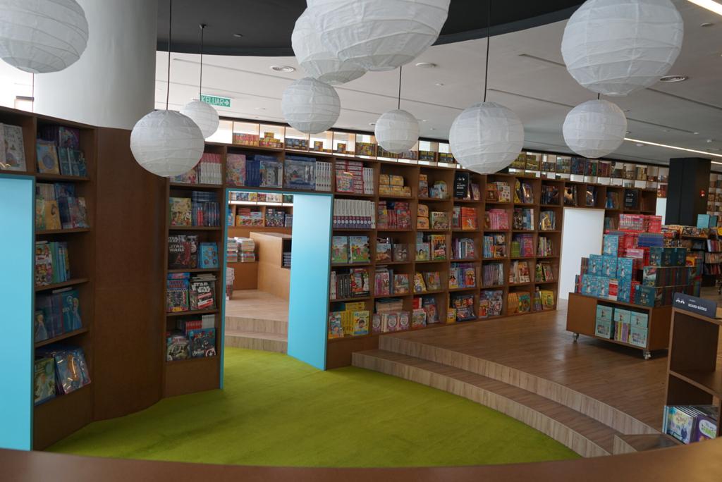 BookXcess Just Opened Its First Outlet in Penang & It Looks Like A Bookworm's Paradise! - WORLD OF BUZZ 2