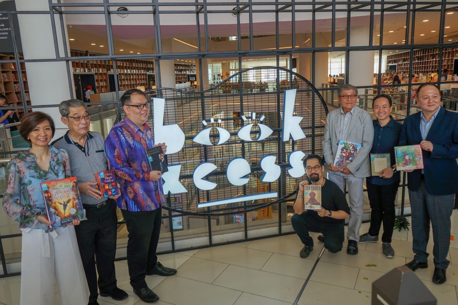 BookXcess Just Opened Its First Outlet in Penang & It Looks Like A Bookworm's Paradise! - WORLD OF BUZZ 4