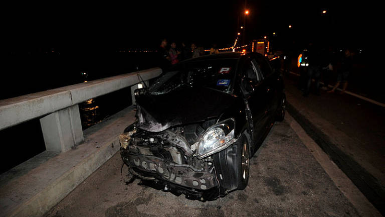 BREAKING: Mazda SUV in Penang Bridge Crash Finally Recovered, Victim's Body Found Inside - WORLD OF BUZZ 1