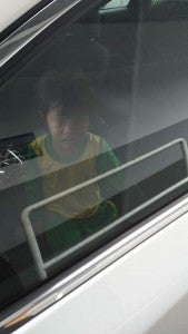 Cheras Dad Leaves Daughter Crying & Sweating in Locked Car While He Goes Out Shopping - WORLD OF BUZZ