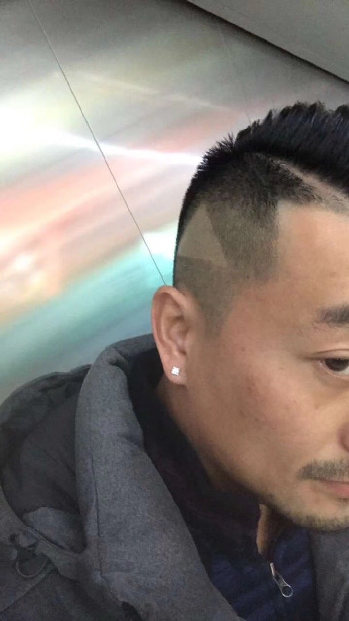 Hairstylist Shaves Triangle on Man's Hair After He Showed Him Picture with 'Play' Button - WORLD OF BUZZ 1