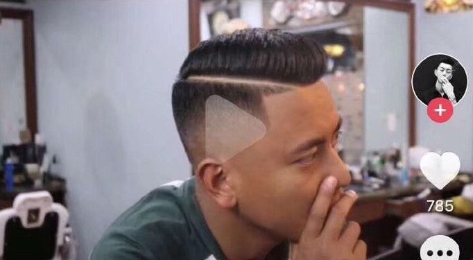 Hairstylist Shaves Triangle on Man's Hair After He Showed Him Picture with 'Play' Button - WORLD OF BUZZ