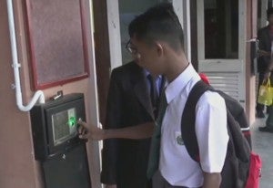 Student Scan Finger This School in Johor is Now Using a Fingerprint Scanner to Track ...