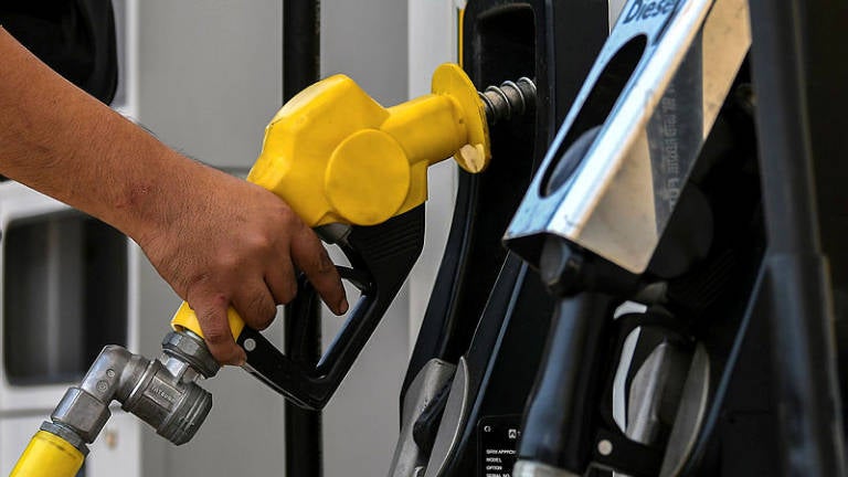 LGE: Fuel Price AnnouSncements Will Be Made Every Friday & Take Effect on Saturdays - WORLD OF BUZZ 1