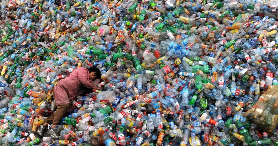 Malaysia Rated One Of The Worldâs Worst For Plastic Pollution - WORLD OF BUZZ 3