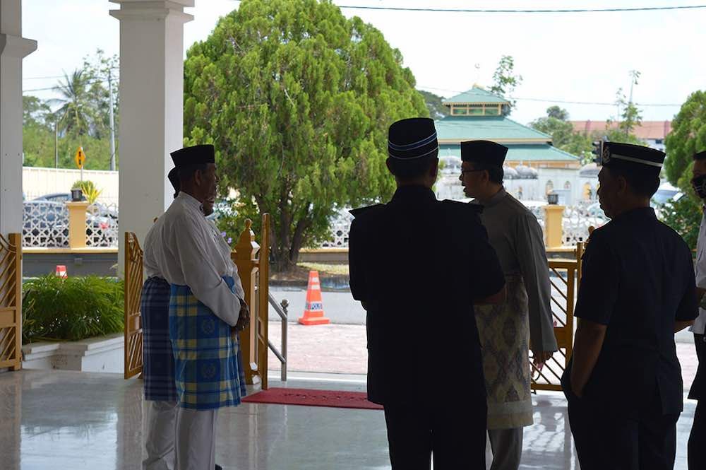 Perlis State Islamic Affairs Department Sacks 25 Imams in One Day - WORLD OF BUZZ