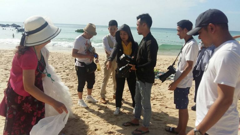 Seven "Tourists" Taking Pre-Wedding Photo Shoot In Phuket Arrested for Violating Visas - WORLD OF BUZZ