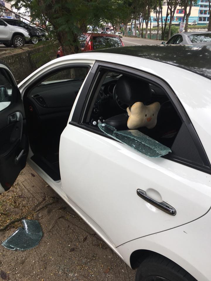 S'poreans In JB Leave Valuables In Car, Finds Car Looted In Broad Daylight 5 Minutes Later - WORLD OF BUZZ 1