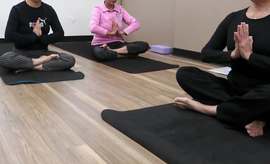 Woman Breaks Leg After Yoga Instructor Corrects Her Pose, Wins RM118,000 in Court - WORLD OF BUZZ