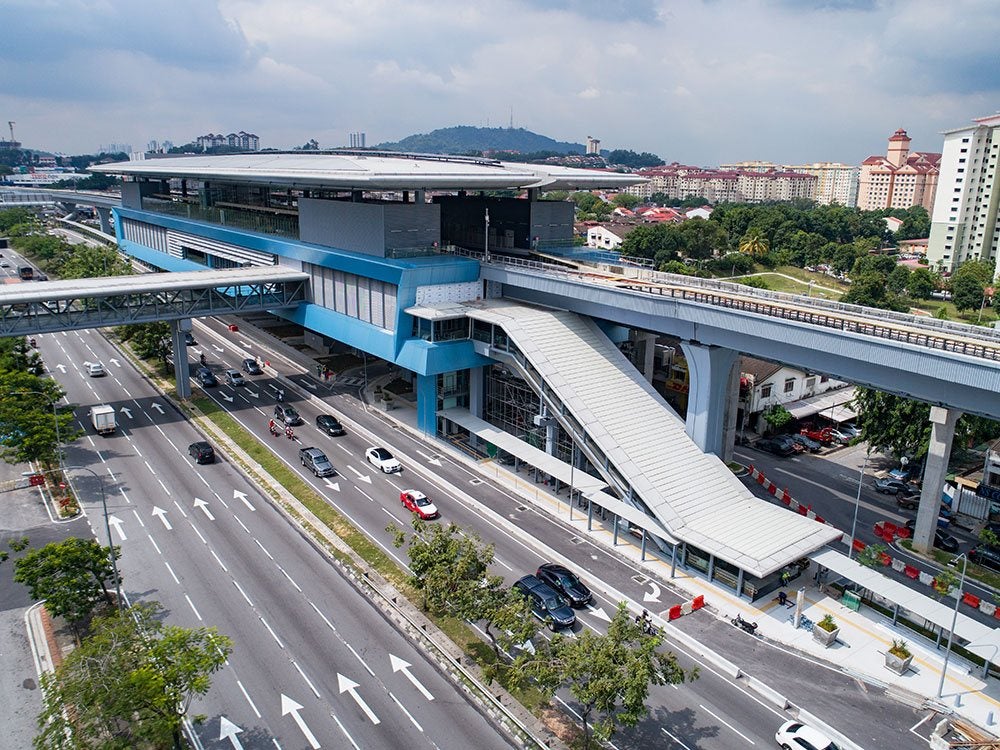 48Yo Woman Gets Mugged In Cheras Mrt Station Elevator - World Of Buzz