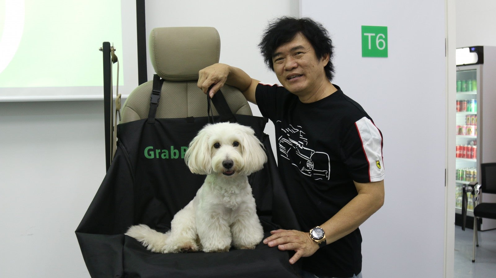 Grab Singapore Now Debuts GrabPet So You Can Travel With Your Four-legged Buddies! - WORLD OF BUZZ