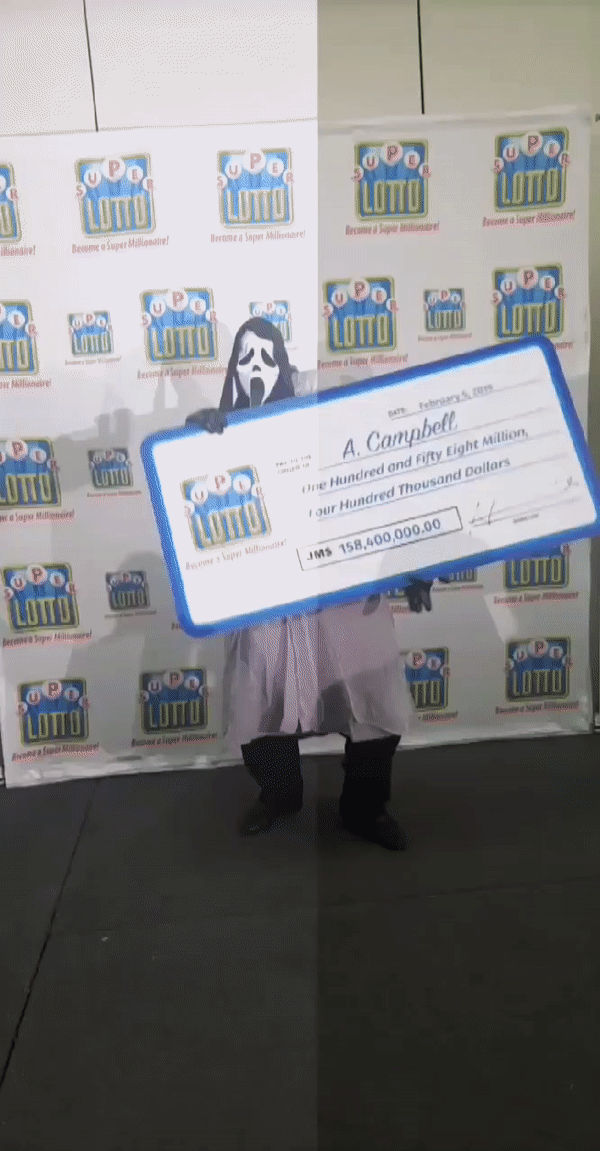 Lottery Winner Collects Cheque Dressed As Ghostface From Scream To Hide Identity From Family - WORLD OF BUZZ 7