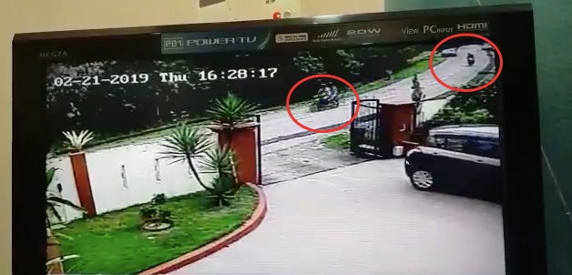 Seven Robbers With Parang Ambush Man Who's Parking Car In Puchong House - WORLD OF BUZZ 1