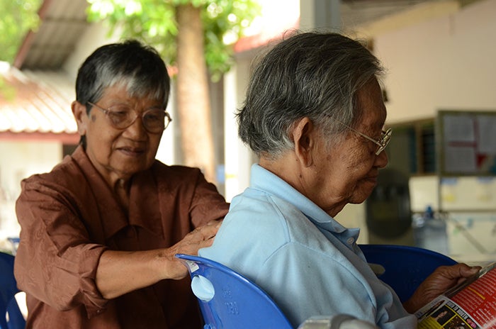 Some Elderly M'sians Are Neglected and Abandoned in Homes by Families Even During CNY - WORLD OF BUZZ 2