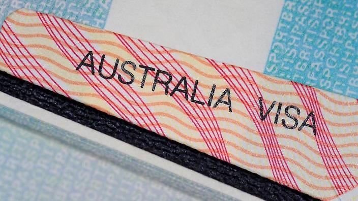 Australia's Government is Cutting Immigration by 15%, Offers New Visas to Encourage Foreigners to Stay Outside Cities - WORLD OF BUZZ 2