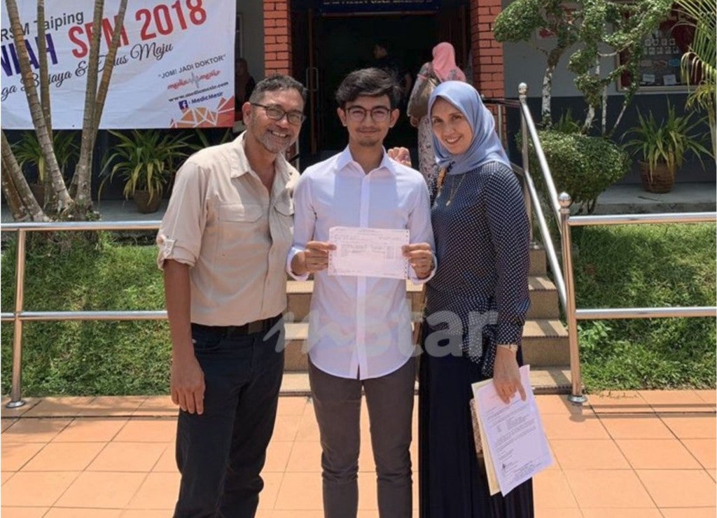 boy who only got 38 on add maths before just scored straight 9as for spm world of buzz