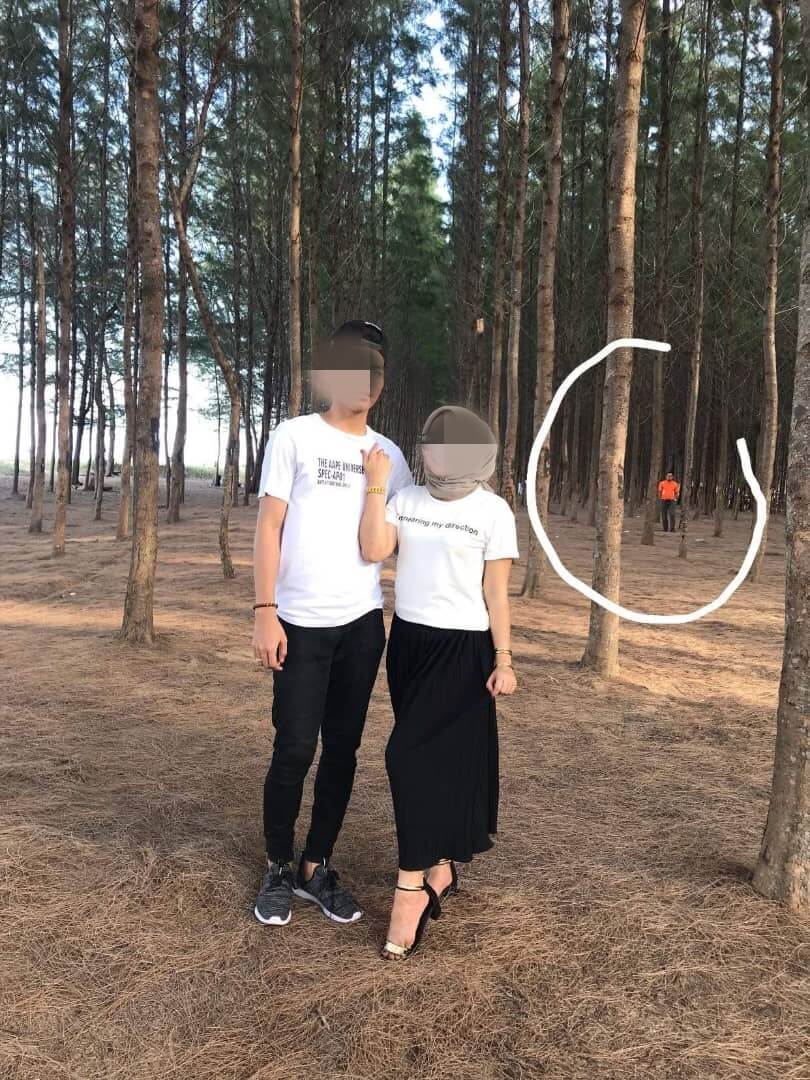 Married Couple Harassed By ‘Islamic Authorities’ For Holding Hands In Public, But Turns A Blind Eye At Other Non-Married Couples Doing The Same Thing - World Of Buzz 1