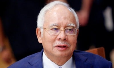 Najib Goes To Toilet Without Informing Court, Judge Pauses Proceedings To Look For Him - World Of Buzz