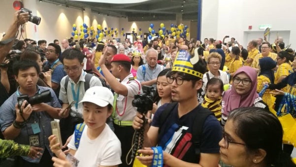Opening of Penang's First IKEA Draws Huge Crowds, Jam Stretches 1KM Long - WORLD OF BUZZ 1