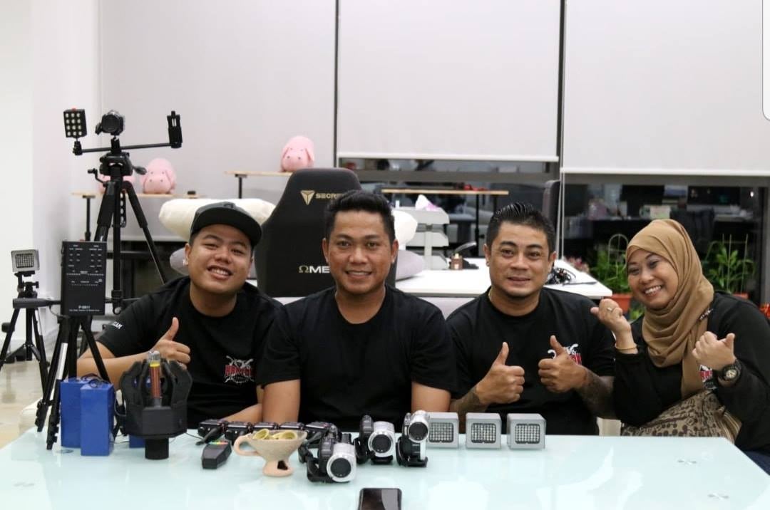 Real Life Ghost Hunters Say M'sian Ghosts More "Aggressive" Than S'pore's - WORLD OF BUZZ 2