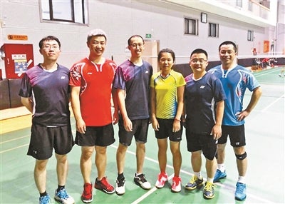 Six Badminton Players Saved a Man's Life When He Suffered Cardiac Arrest While Playing Basketball - WORLD OF BUZZ
