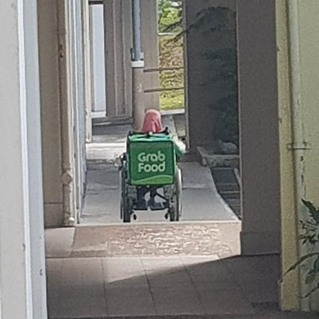 Touching Post About Wheelchair-Bound Grab Delivery Reminds Netizens To Be Grateful For The Little Things - World Of Buzz